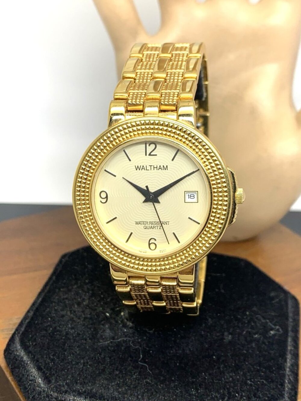 Waltham Men's Watch XAX331 Vintage Quartz Gold Dial Date Stainless Steel 37mm
